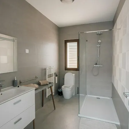 Elegant Architect-designed In Upper Corsica * Taglio-Isolaccio