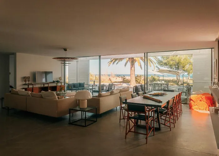 Elegant Architect-designed In Upper Corsica Casa de Férias Taglio-Isolaccio